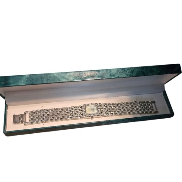 Suzanne Somers Vintage Silver Watch W/ Pave Crystals & Mother of Pearl Face - Picture 10 of 11